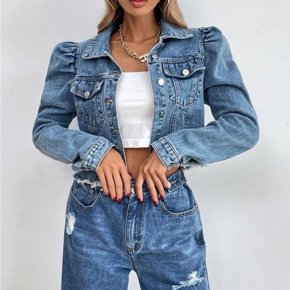 Chic medium wash puff sleeve button up denim jacket - Picture 3 of 5